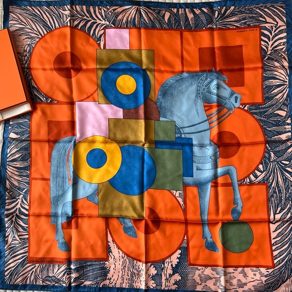 Hermes 90cm 100% silk Cavalier en formes - Picture 1 of 7